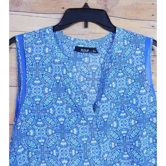A.N.A A New Approach Shirt Tank Top XL Blue White Geometric Sleeveless V-Neck - Picture 2 of 7